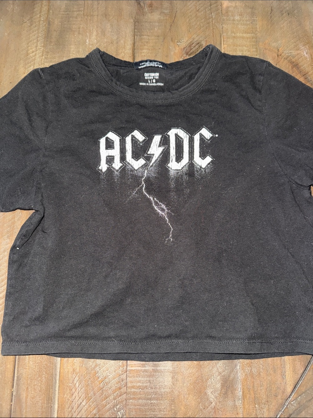 Cotton on AC/DC woman’s Black Graphic Tee